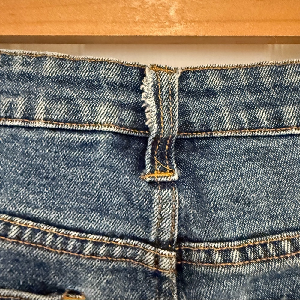 EUC Bill Blass Jeans Petite Straight Leg Stretch Jeans - Picture 3 of 5